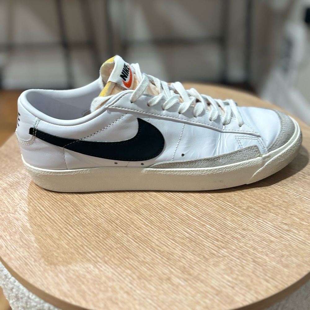 Men’s Nike Blazer low size 11 white/black